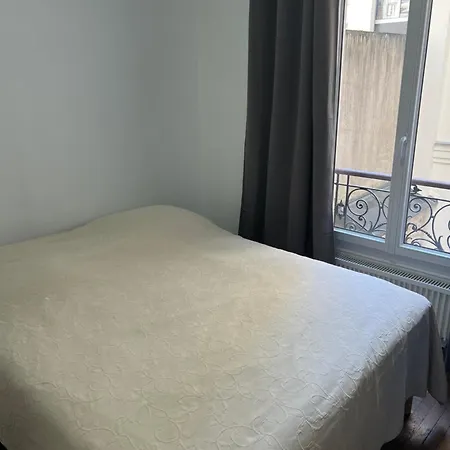 - Champs Elysees - Arc De Triomphe Apartment